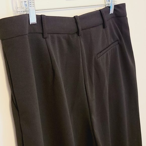 Good Luck Gem | Women’s Black Rise Front Pleat Ankle Pants (Size XL) - Picture 11 of 12